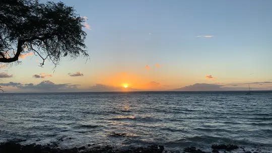 Sunset on the horizon in South Kihei⁩, ⁨Hawaiʻi⁩, looking at the Pacific Ocean