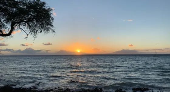 Sunset on the horizon in South Kihei⁩, ⁨Hawaiʻi⁩, looking at the Pacific Ocean