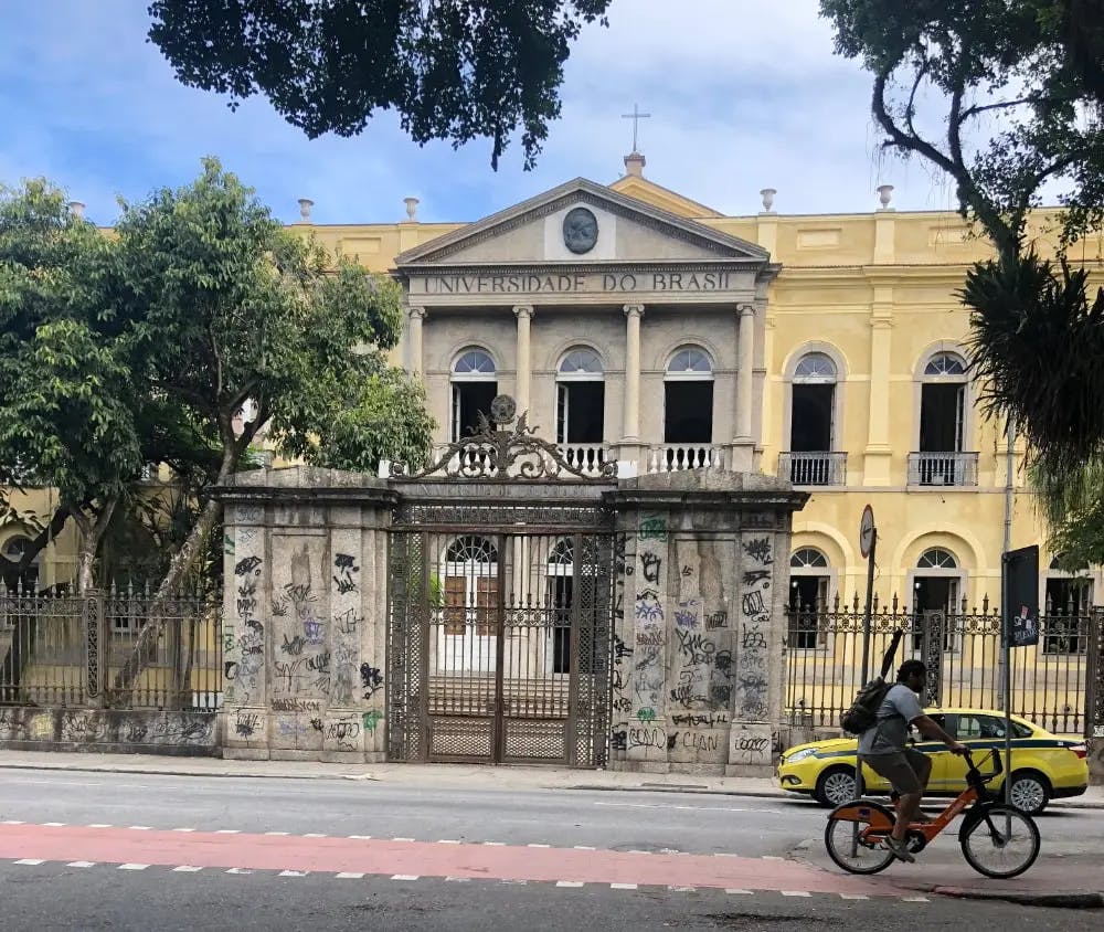 a shot of the Universidade do Brasil in Urca, Rio de Janeiro, from the street side front view. It has been closed and looks abandoned
